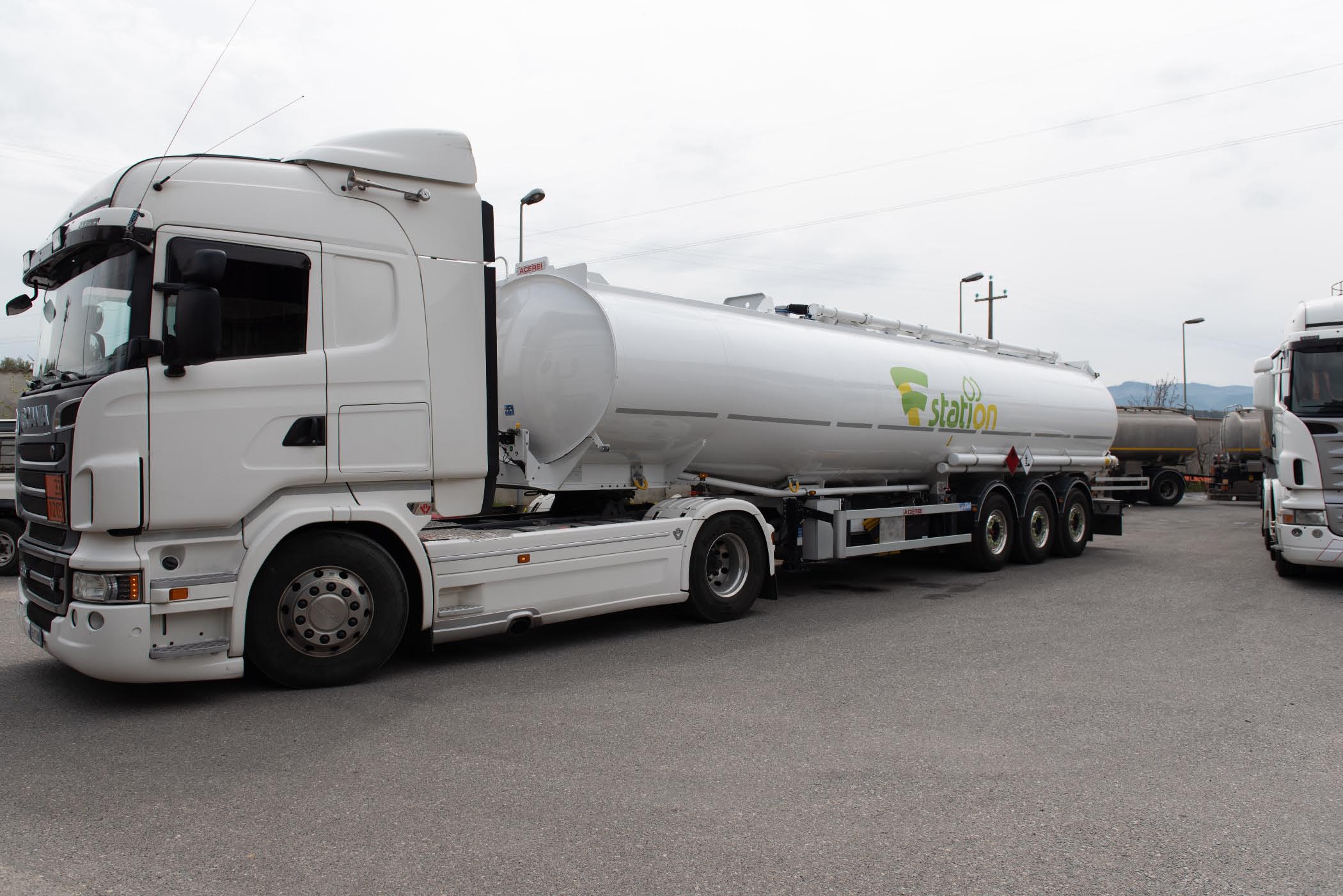 Autobotte Scania per il trasporto di carburanti su strada